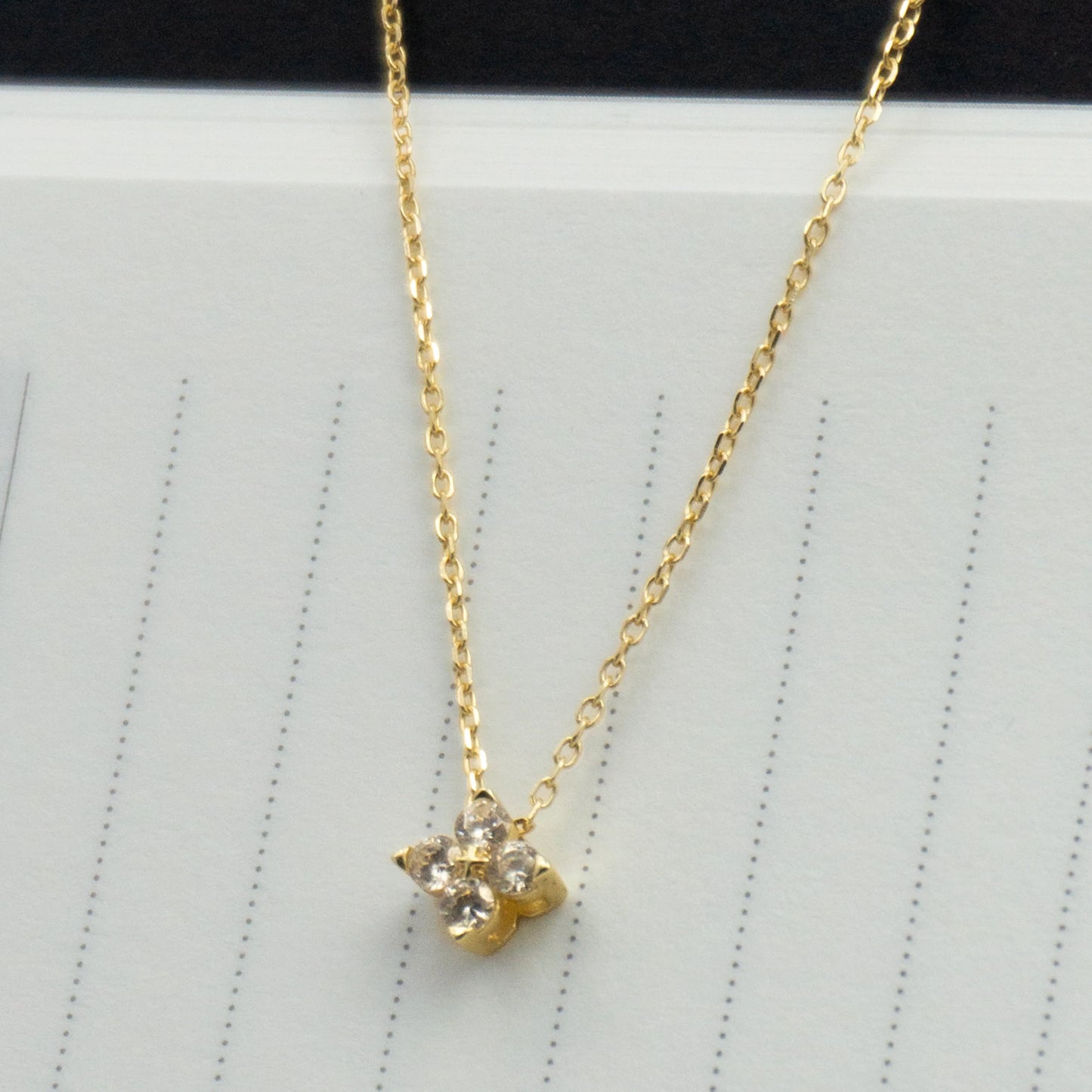 COLLAR ASTRA ORO